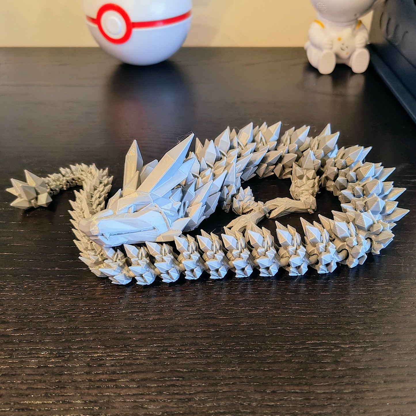 mesmerizing-crystal-articulating-dragon-fidget-toy-3d-printed-stress-relief