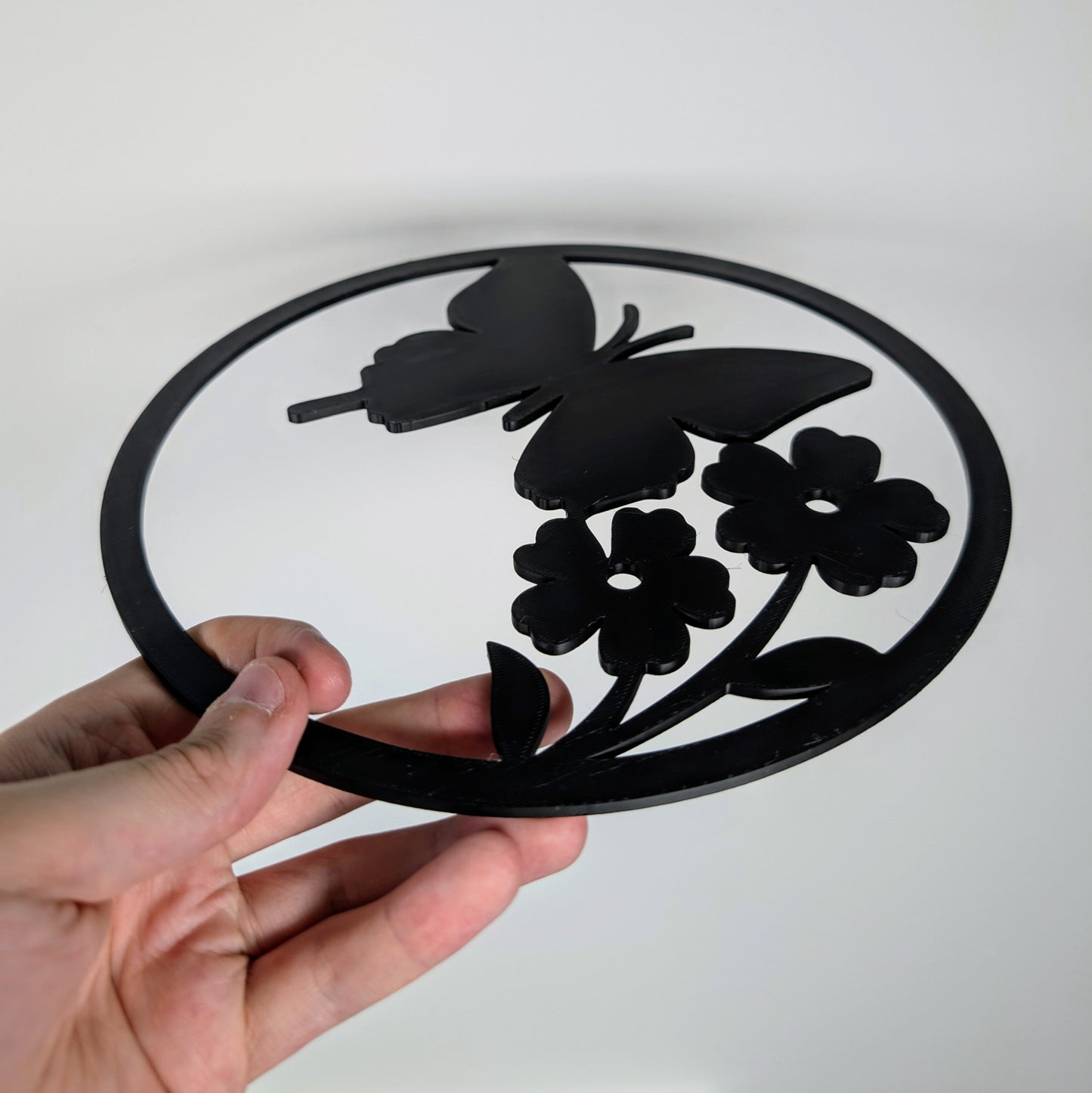 Butterfly & Flowers Wall Art – Nature Scene Décor | 22cm Round Lightweight Floral Wall Hanging | Elegant Insect Garden Decoration | 3D Printed