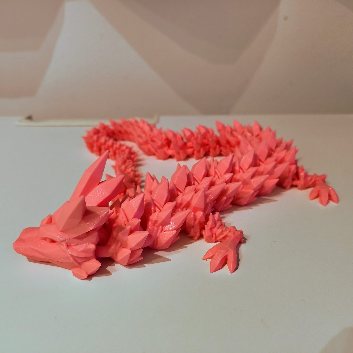 mesmerizing-crystal-articulating-dragon-fidget-toy-3d-printed-stress-relief