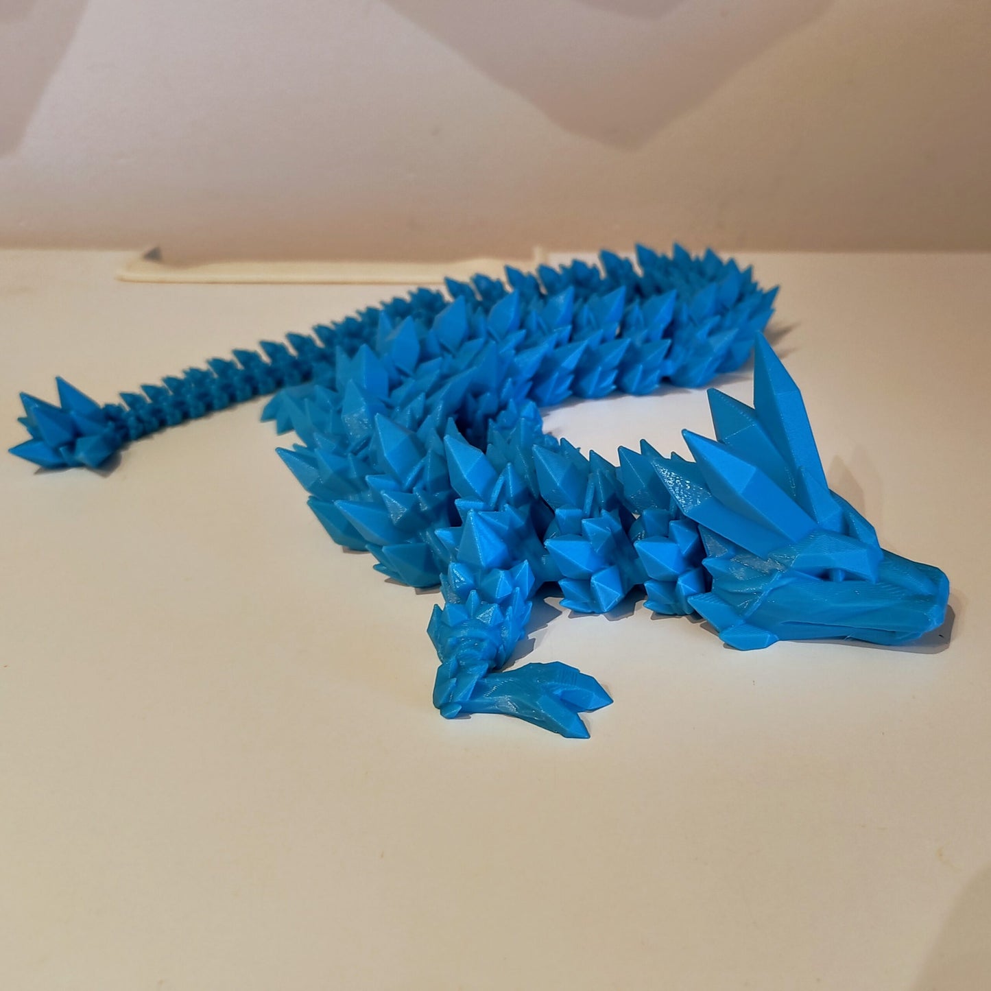 mesmerizing-crystal-articulating-dragon-fidget-toy-3d-printed-stress-relief