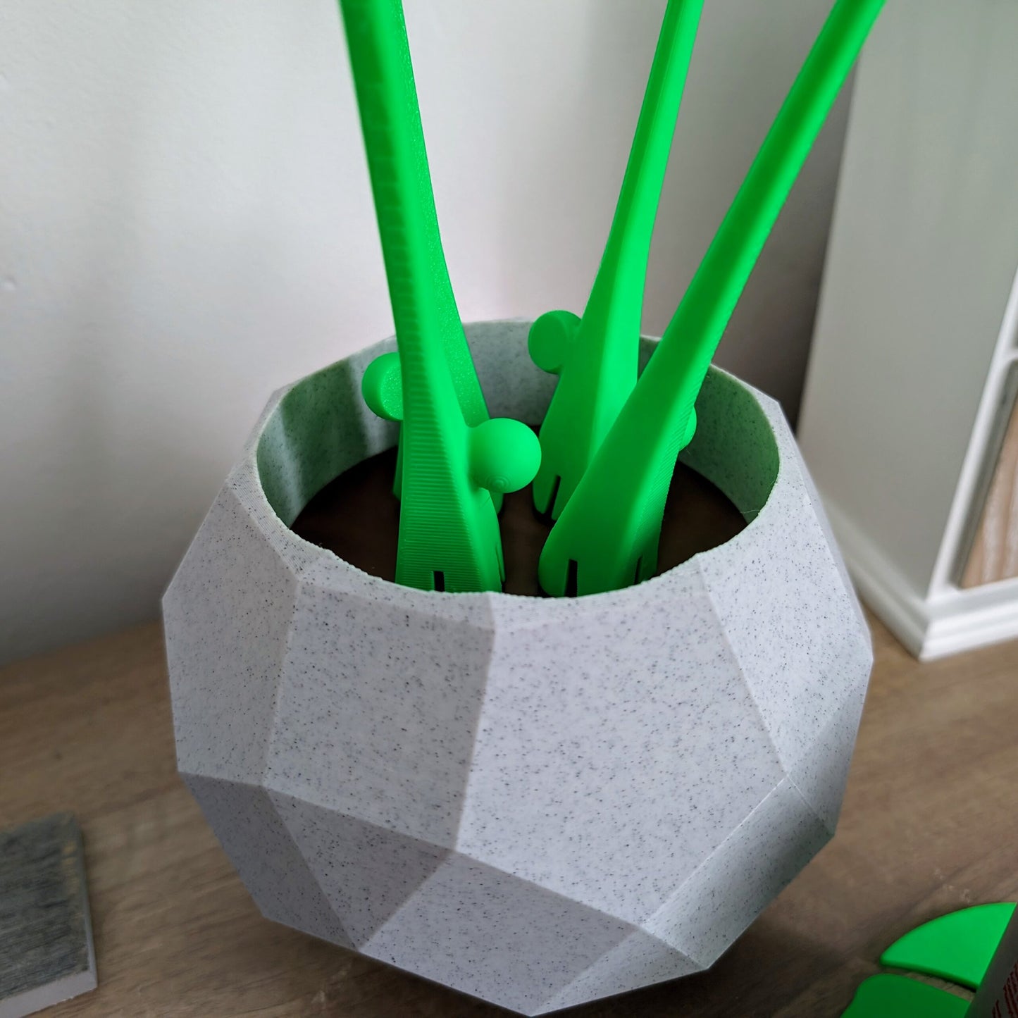 monstera-leaf-coasters-(set-of-4)-eco-friendly-3d-printed-with-magnetic-stems