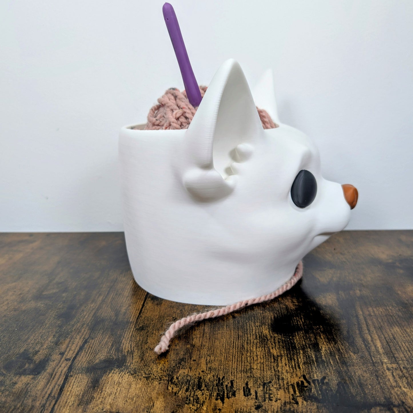 Chihuahua Yarn Crochet Bowl – Adorable Dog Head Yarn Holder – 3D Printed Crochet Organizer