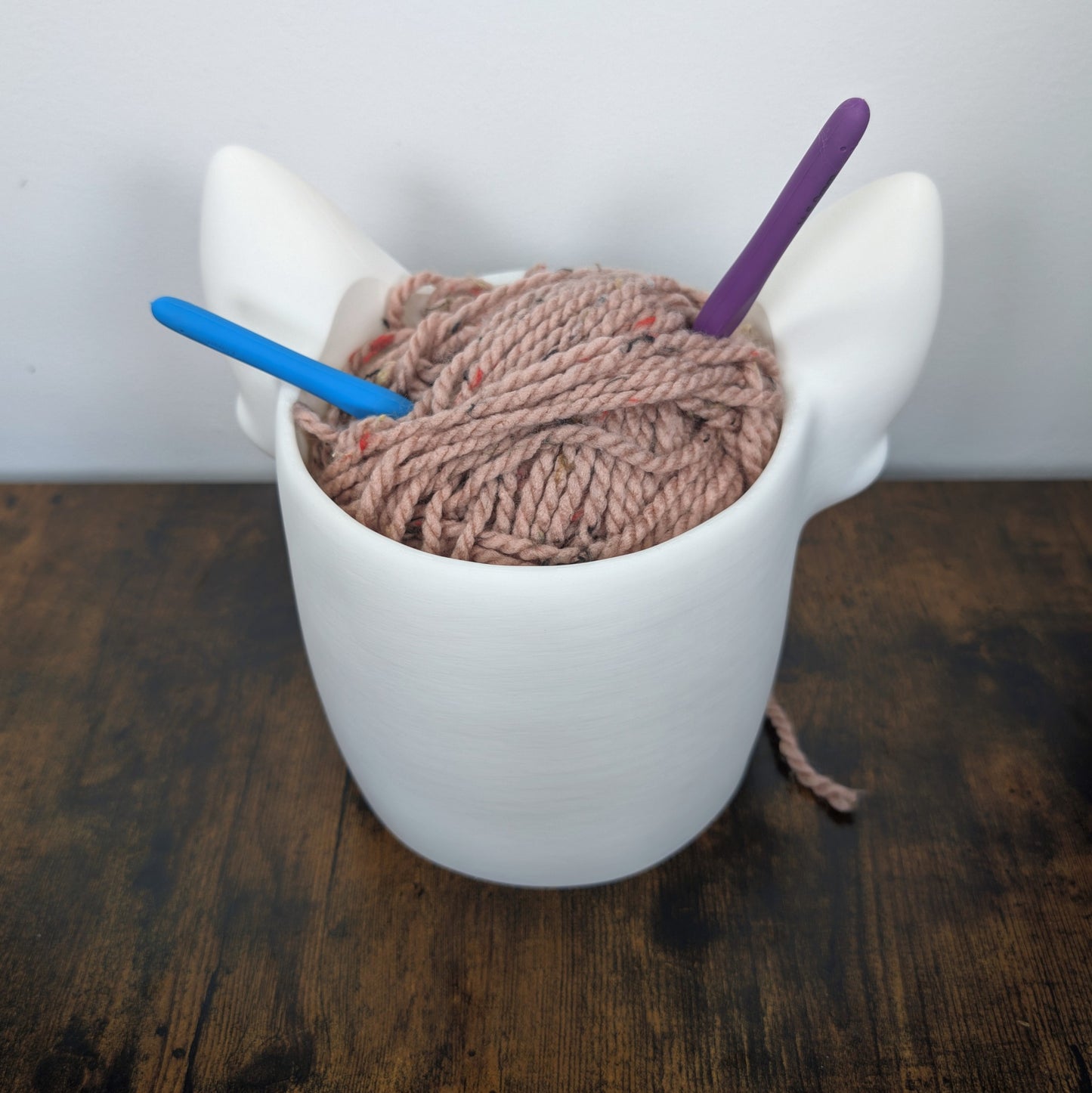 Chihuahua Yarn Crochet Bowl – Adorable Dog Head Yarn Holder – 3D Printed Crochet Organizer
