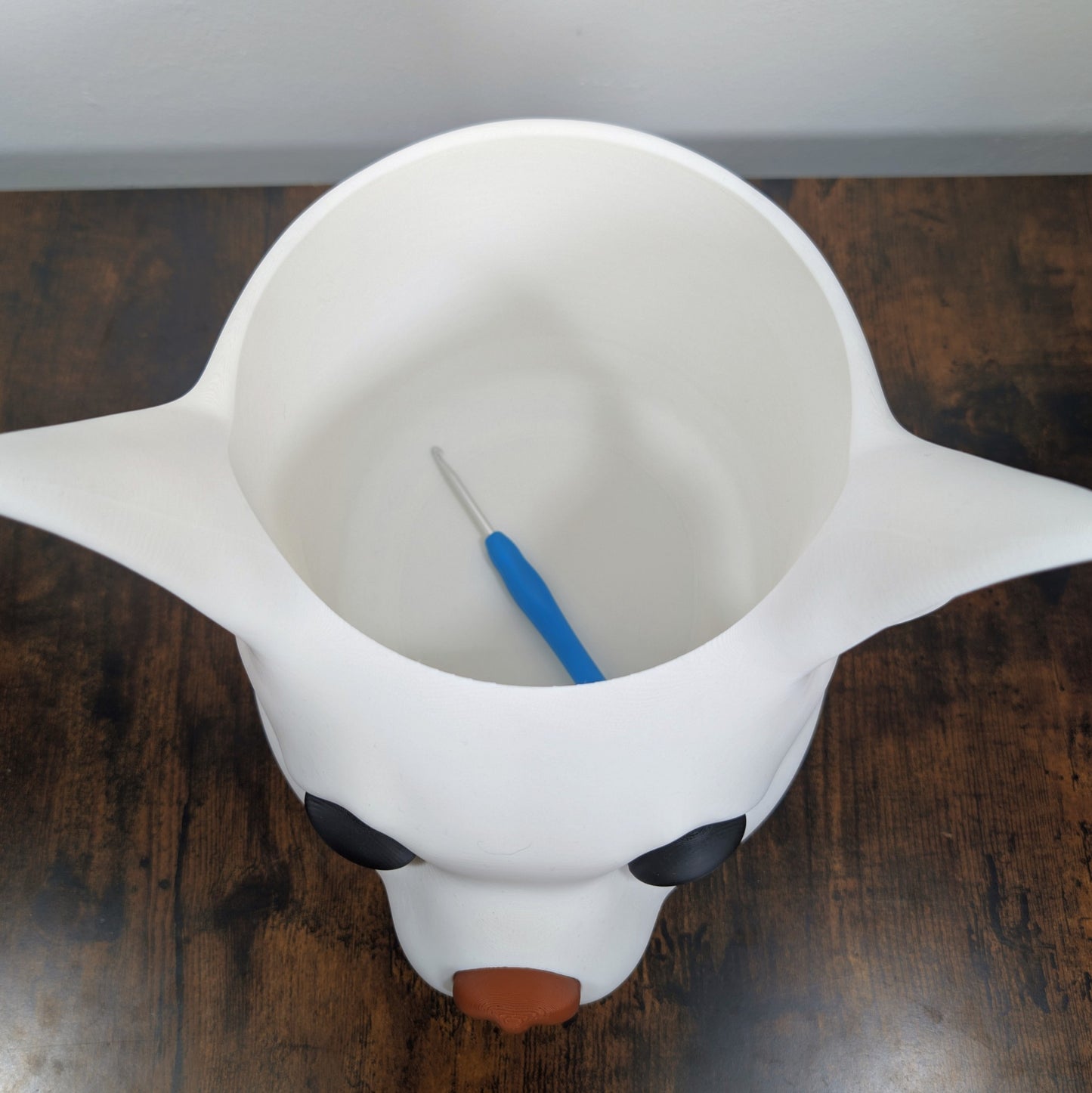 Chihuahua Yarn Crochet Bowl – Adorable Dog Head Yarn Holder – 3D Printed Crochet Organizer