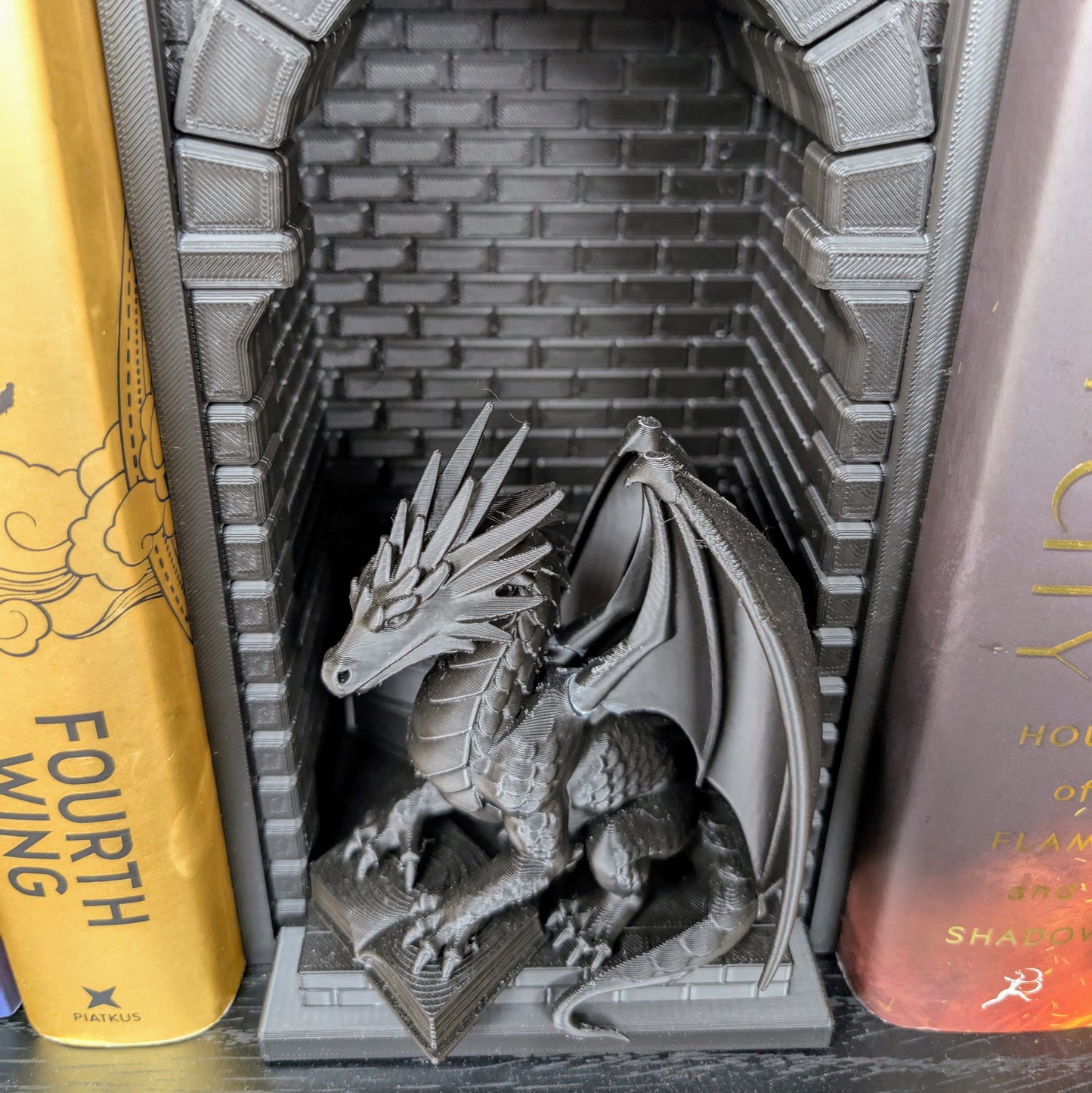 Dragon Book Nook | 3D Printed Bookshelf Insert | Black Gothic Fantasy Décor | Dragon with Books | Magical Bookshelf Accessory | DnD Book Nook Décor