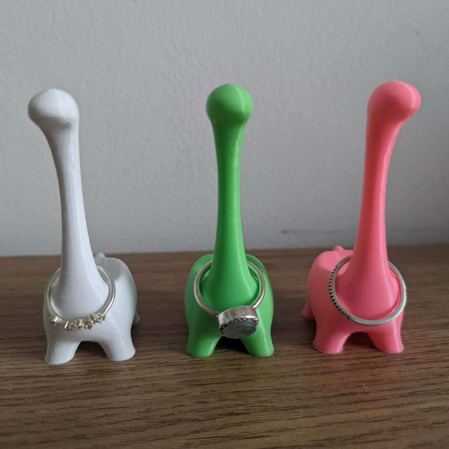 cute-dinosaur-ring-holder-3d-printed-jewelry-organizer
