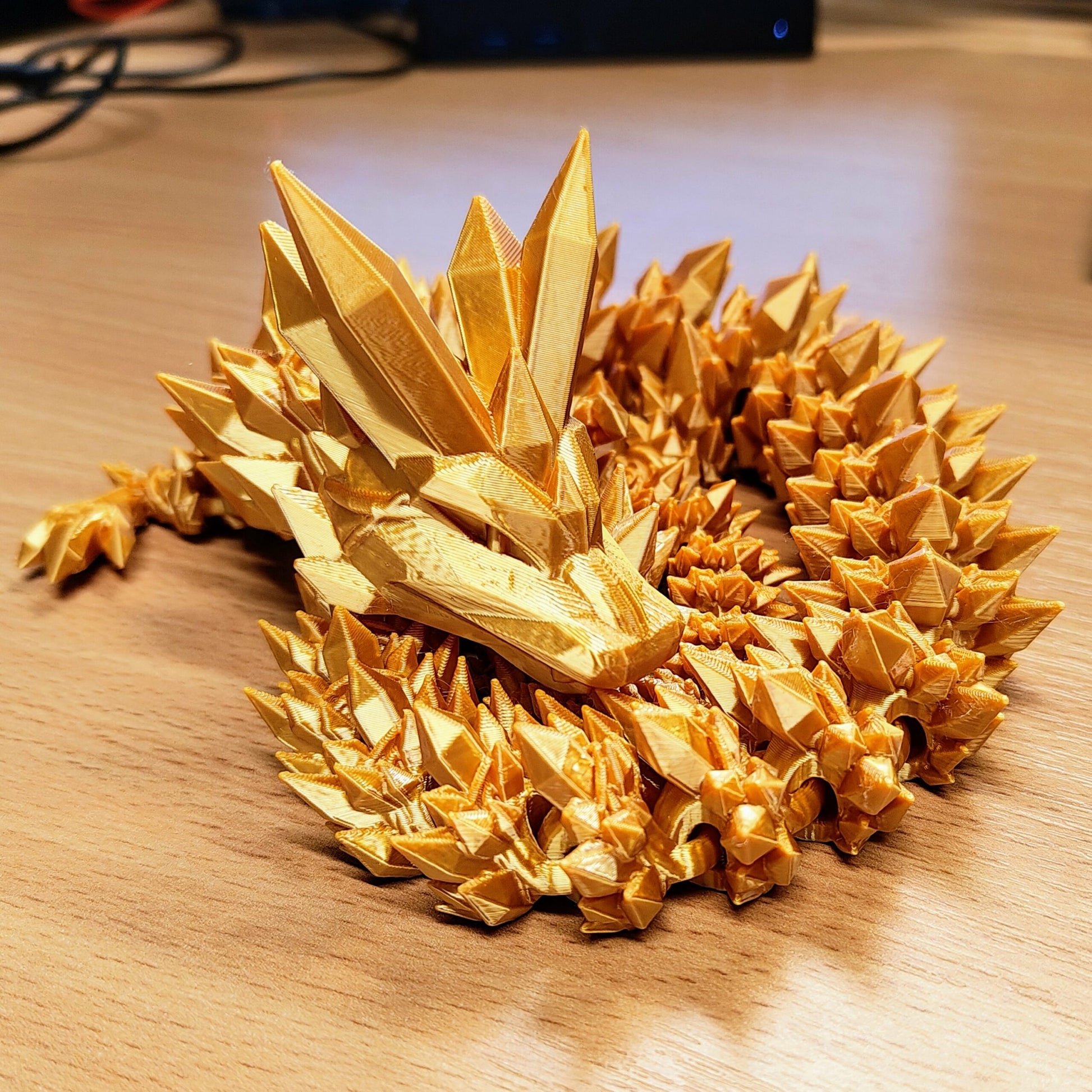 mesmerizing-crystal-articulating-dragon-fidget-toy-3d-printed-stress-relief
