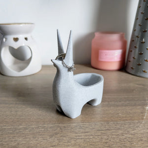 3D printed alpaca ring dish in white showing fluffy alpaca head design with tray