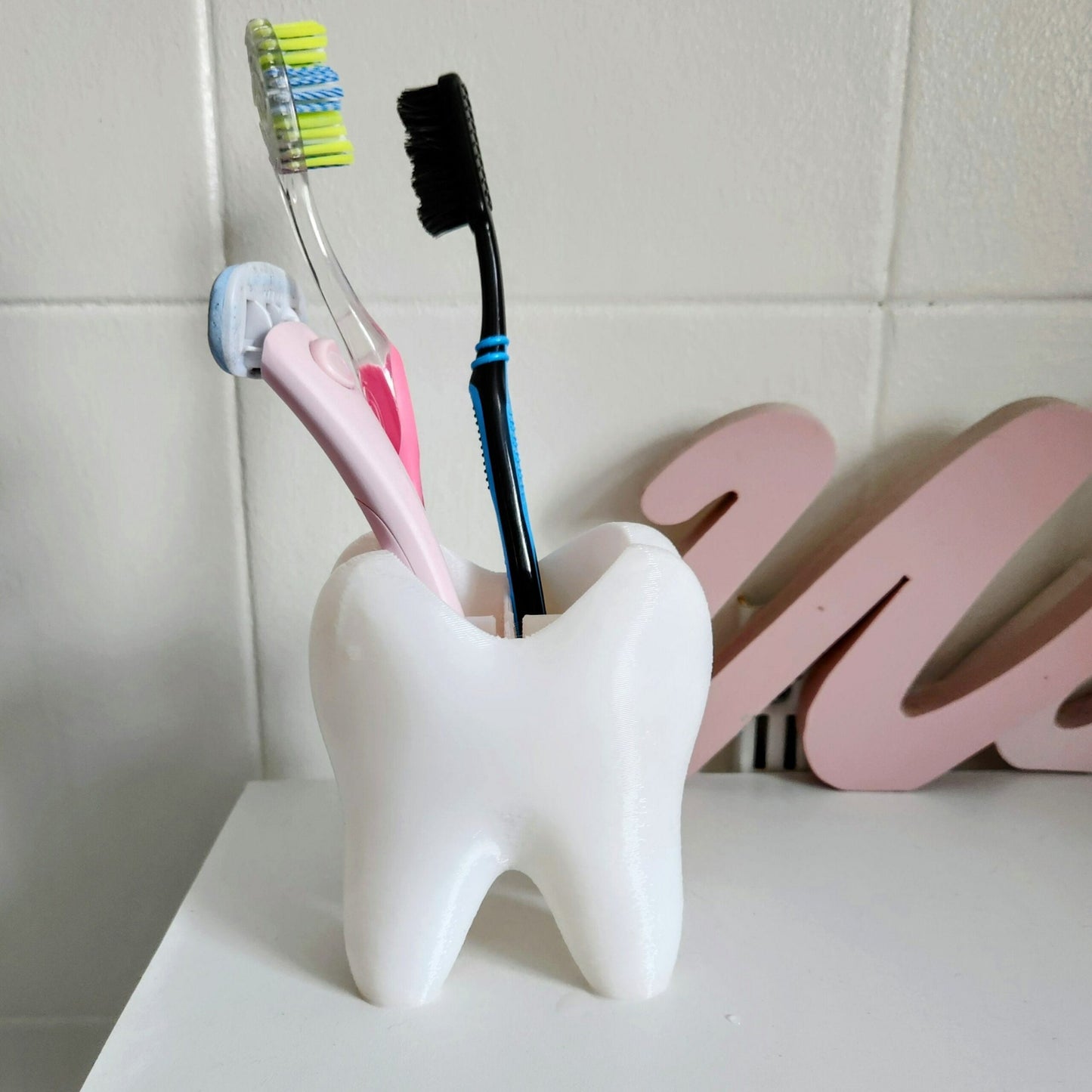 3d-printed-tooth-toothbrush-holder