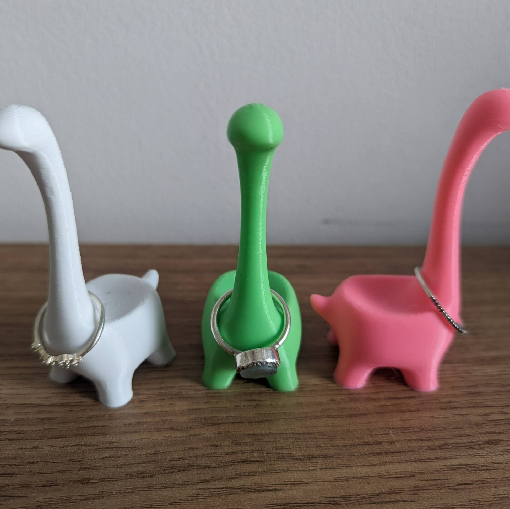 cute-dinosaur-ring-holder-3d-printed-jewelry-organizer