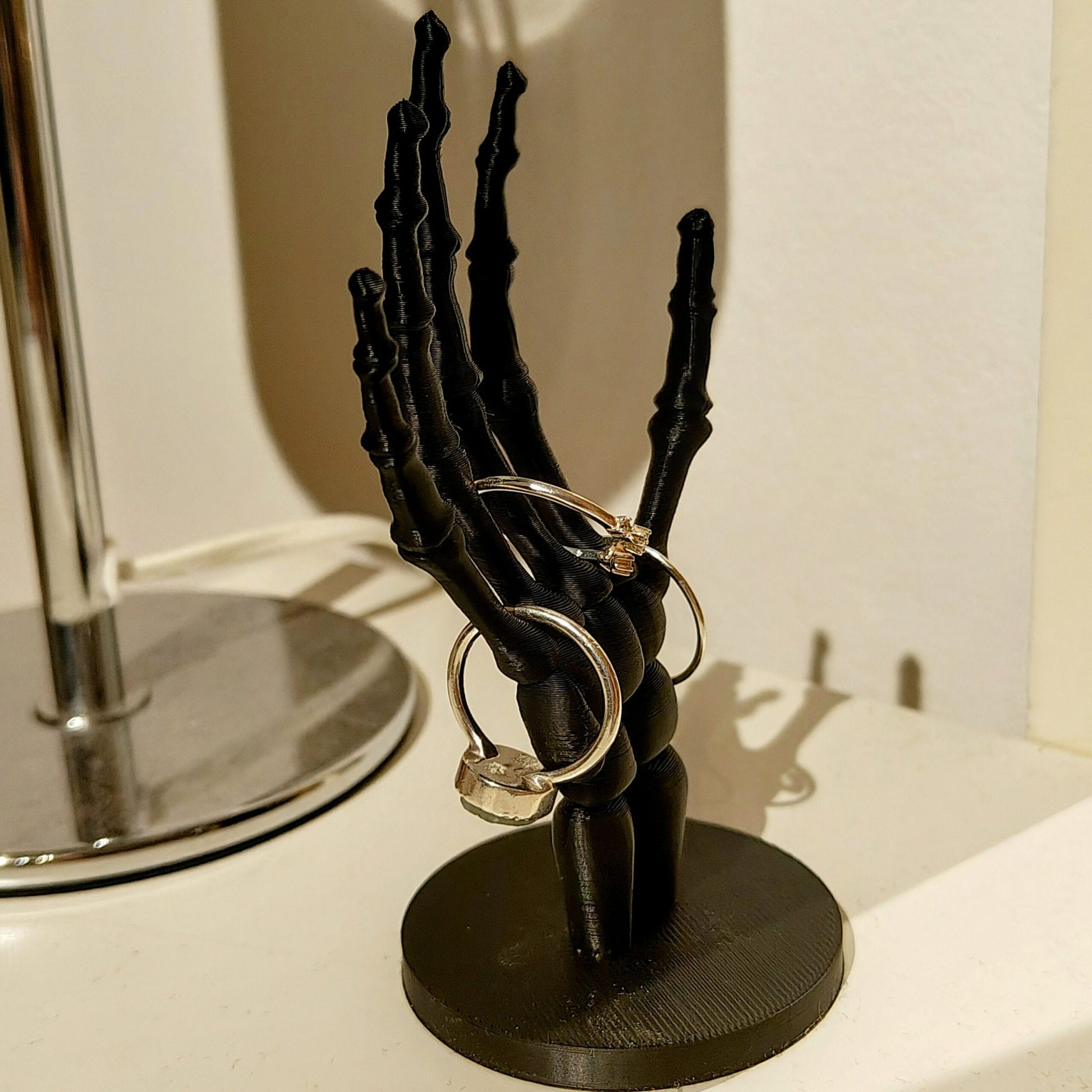 3d-printed-skeleton-hand-jewelry-ring-holder
